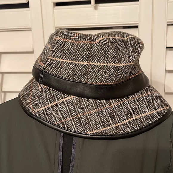 Bucket hat - Picture 2 of 5